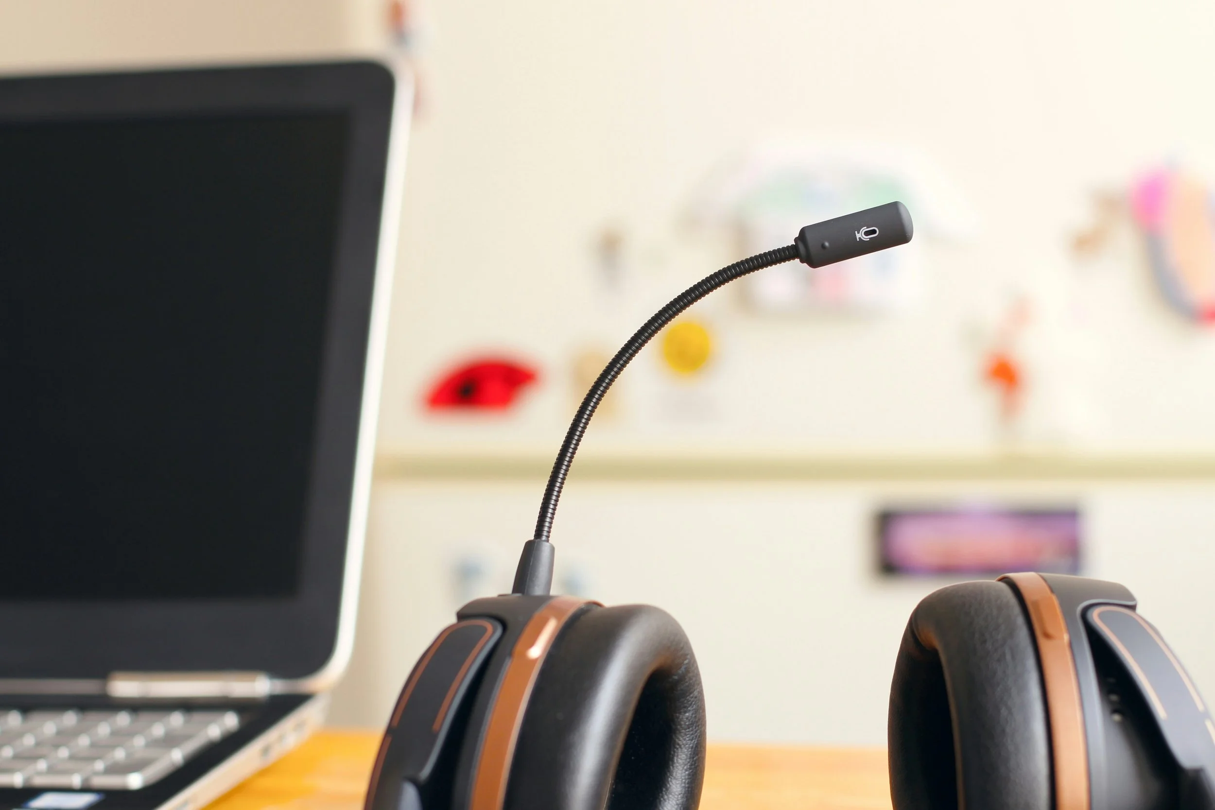 Customer support headset, every customer conversation is a signal